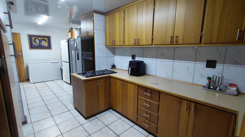 6 Bedroom Property for Sale in Fauna Free State
